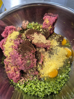 Human-grade dog food manufacturer producing premium pet nutrition products for wholesale and retail distribution.