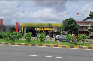 Established interior materials distribution business seeking partial investment to scale experience-center-led expansion in India.