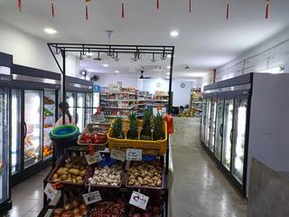 Neighbourhood grocer in Bandar Kinrara, serving 70-80 customers/day in a growing residential area.