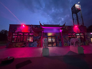 Comprehensive nightlife venue for sale: Thriving club with live music and events in Grafenwöhr.