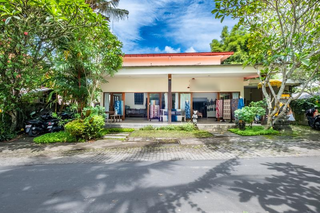 Unique textile business paired with a villa, offering both income and desirable lifestyle in Bali.