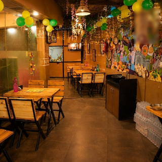 For sale: Established vegetarian café serving Maharashtrian snacks, sandwiches, burgers, and beverages.