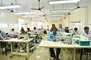 Women's apparel manufacturer with a capacity of 700 pieces per day, seeks investment.