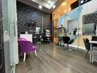 For Sale: Ladies salon in DIFC Freezone near Metro with 100% freezone ownership valid license.