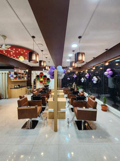 For sale: Salon assets in a turnkey deal—includes equipment, furniture, and interior setup.