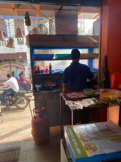 Acquire a thriving Chinese fast-food restaurant with turnkey operations, 120 daily patrons, and skilled staff.