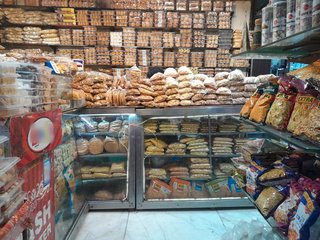Manufacturers of namkeen, mixtures & bakery products seeks funds for expansion and development.