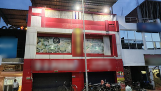 Chain of restaurants serving Indian and Chinese food receiving 300 customers daily seeks investment.