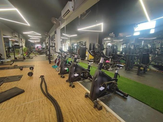 Growing Zirakpur, Punjab gym with 200 members seeking investment for renovation and new equipment.