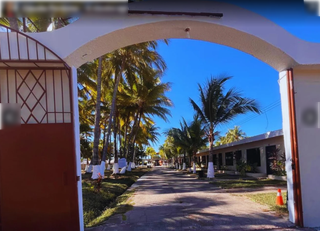 Well-established hotel with 17 rooms, swimming pools, beach access, restaurant, bar, and strong tourism potential.