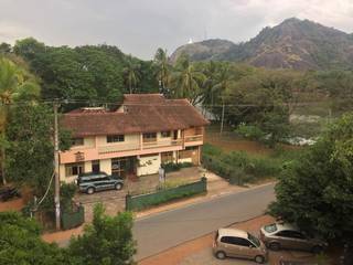 A hotel that is strategically located in Sri Lanka is seeking investment to refurbish.
