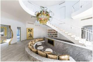 Established luxurious hair and beauty salon for ladies for full sale with over 5,000 clients.