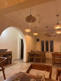 Newly established cafe known for its burgers and fajitas seeking funds for expansion.
