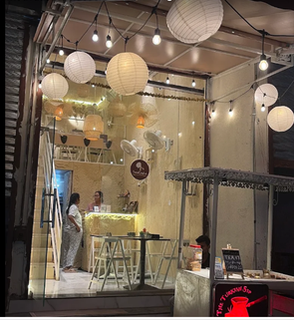 Established vegetarian café in Hinjewadi Phase-3 with 25 seating capacity fully equipped kitchen and staff.