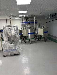 Full sale of a chocolatier business, including its commercial license and newly acquired production machinery.