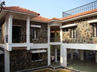Acquire 3 beautiful properties in Wayanad, including 2 villas and expansion potential.