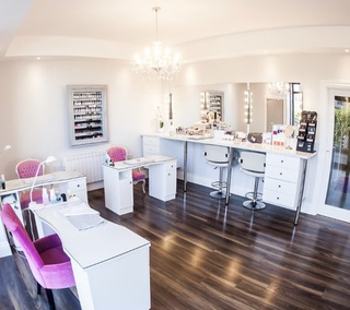 Beauty salon headed by promoter with over 24 years of experience and robust sales for-sale.