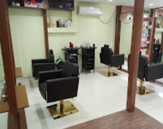 Bengaluru unisex salon with established clientele, trained staff, and fully equipped facilities available for acquisition.