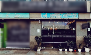 Unisex salon for sale, ready for entrepreneurs seeking a profitable beauty venture.