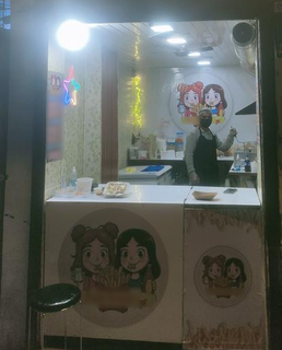 Fast-food business specializing in loaded fries with high return rates and loyal customer base.