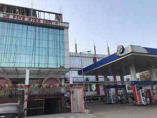 Luxury hotel with 30 rooms and 80% occupancy rate, having tie-ups with 10+ corporate clients.