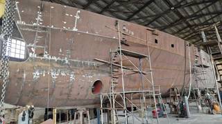 Business specializing in custom yacht design and construction, seeking investor for new yacht building project.