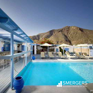 Unique & private couples-only hotel in Santorini with 18 rooms and a 78% occupancy rate.