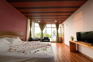 For Lease: Newly built 6 room guesthouse in the Maldives at South Huvadhoo atoll.