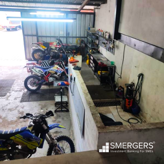 Motorcycle, tire and spare parts dealers with 50+ clients/month seeks funds to expand in Quito.