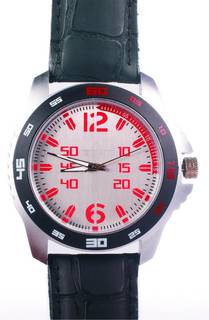 Business selling watches and garments through a retail store and online is seeking investment.