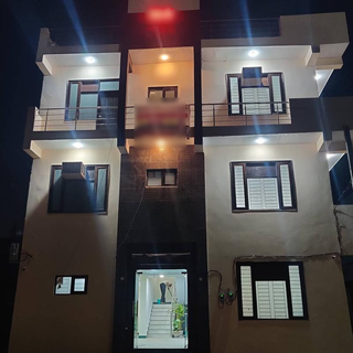 Coaching center in Noida with 300+ students, 8+ teachers seeks funds to expand.