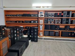 Sale and service of home electronics and equipment and home automation devices with 40+ SKUs.