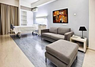 Natural Birth hospital based in Athens with 22 beds facility and water pool delivery.