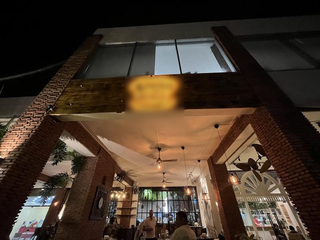 Turnkey pub-restaurant in Central Punta Cana with 400+ monthly clients ready for full sale.