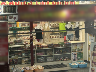 For-sale: Experienced jewelry and apparel retailer with 500+ clients, with peak demand during festivals.