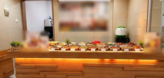 Food-court business serving affordable Indonesian cuisine, seeking a full sale of its established operations.