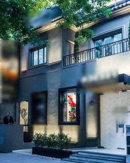 Established high-quality Italian foods manufacturer seeking loan to expand into new markets.