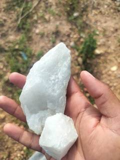 9.5-acre white quartz mining site with deposits identified up to 150–200 feet, offered for sale.