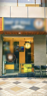 Gurugram-based roll franchise outlet serving nearby offices and societies through dine-in, takeaway and online delivery.