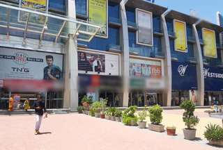 For Lease: 650 sqft shop on the ground floor of a shopping mall in Bhavnagar.