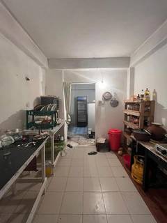 Home-based Italian restaurant seeking investment to expand into a commercial dine-in location.