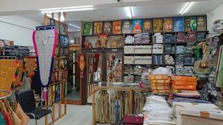 Fast-growing e-commerce (marketplace) cum retail hybrid business receiving 200-300 orders monthly seeks cofounders/investors.