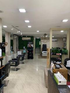 For sale: Well established unisex salon in Lucknow with good client base.
