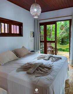 For sale: Restaurant and Pousada with tropical garden, 80m from the beach.