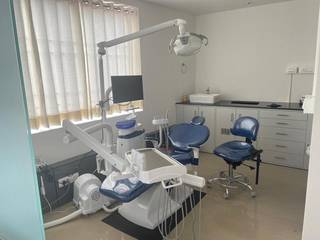 Fully equipped digital dental clinic for sale with specialists and ample space.