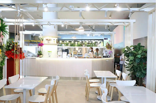 Cozy and modern dessert café with a seating capacity of 40 and 80 daily walk-ins.