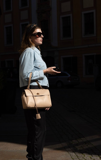 Ecommerce business for sale: Established brand with sustainable handbags and strong customer engagement.