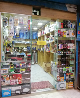 Retail store selling gadgets, dry foods & fashion accessories, planning to launch an eCommerce website.