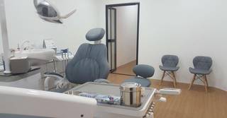 Shah Alam based dental clinic for sale with steady revenue, corner lot visibility, and trained staff.