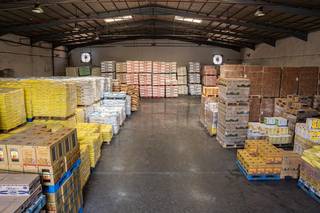 F&B supplier in Buraydah, with 5 warehouses and 40 clients, seeking investment for International expansion.
